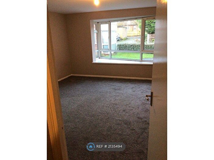 1 Bedroom Flat To Rent In Limefield Court, Salford, M7