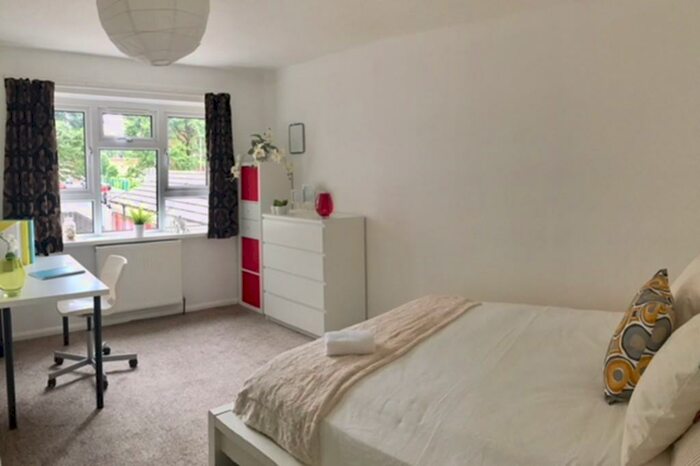 4 Bedroom Ground Maisonette To Rent In Sackville Street, Southsea, PO5