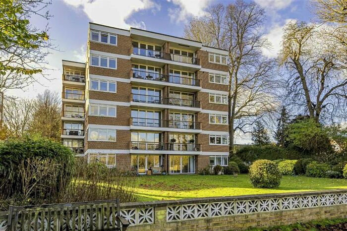 2 Bedroom Flat To Rent In River Reach, Teddington, TW11