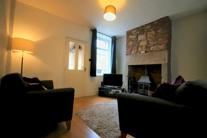2 Bedroom Terraced House To Rent In Balmoral Road, Lancaster, LA1