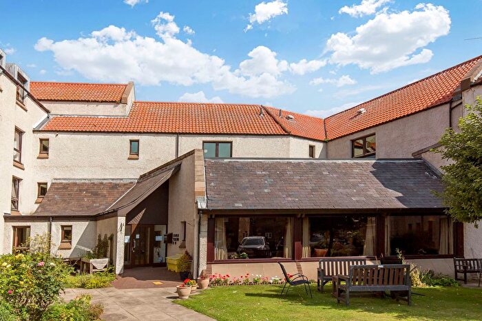 2 Bedroom Flat For Sale In Argyle Court, St Andrews, KY16