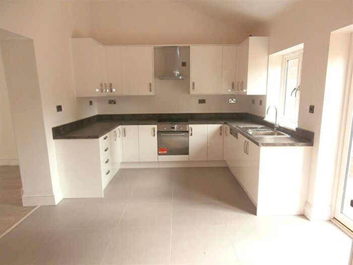 3 Bedroom Semi Detached House To Rent In Knighton Drive, Stoneygate, Leicester, LE2