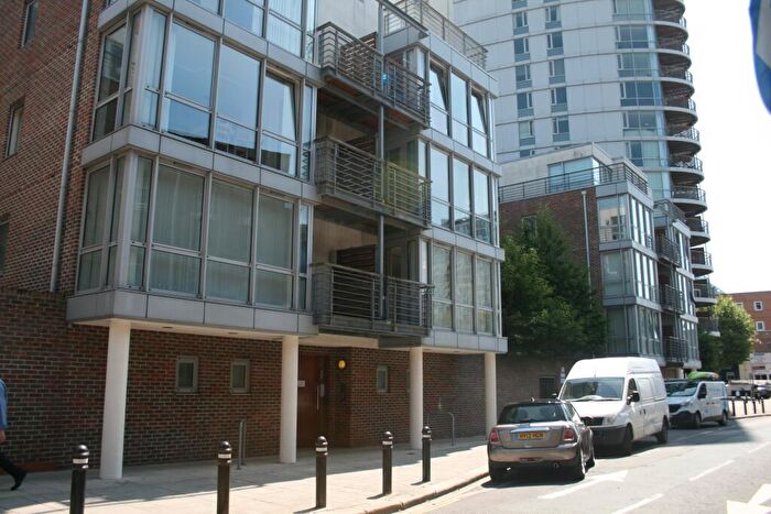 2 Bedroom Apartment To Rent In Queen Street, Portsmouth Furnished, PO1