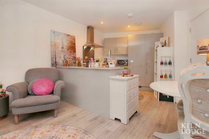 1 Bedroom Flat For Sale In New Writtle Street, Chelmsford, CM2