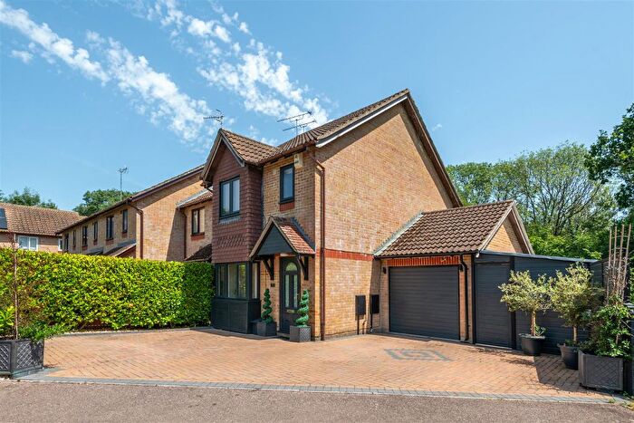 2 Bedroom Semi-Detached House For Sale In Alfred Close, Worth, Crawley, RH10