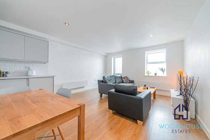 2 Bedroom Flat To Rent In Roman Road, London, E2