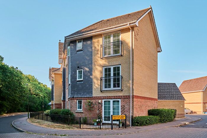 2 Bedroom Flat For Sale In Priestley Road, Stevenage, SG2