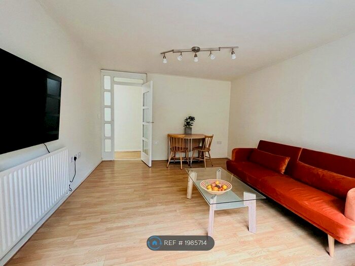 2 Bedroom Flat To Rent In Redcliffe Road, Nottingham, NG3