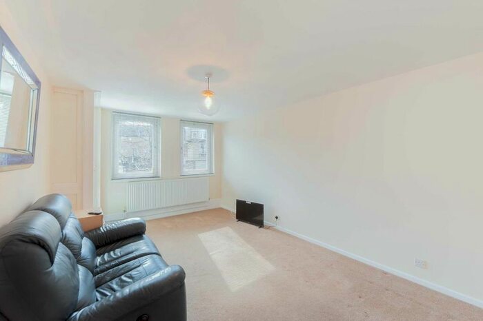 2 Bedroom Flat To Rent In Elgin Avenue, London, W9