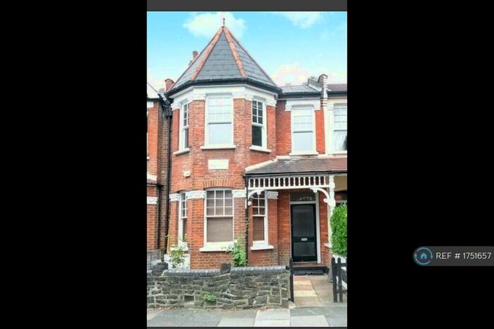 2 Bedroom Flat To Rent In Devonshire Road, London, N13