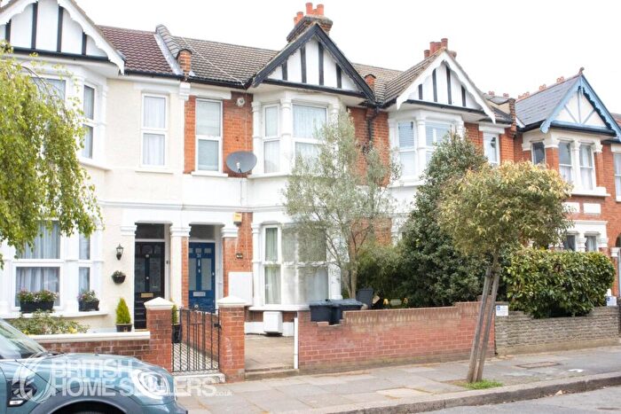 2 Bedroom Apartment For Sale In Harpenden Road, London, E12
