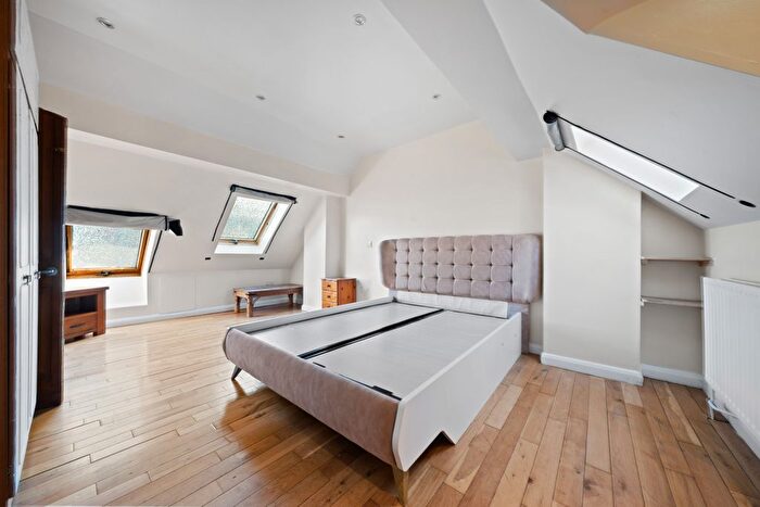 1 Bedroom Flat To Rent In B Croydon Road, Wallington, SM6