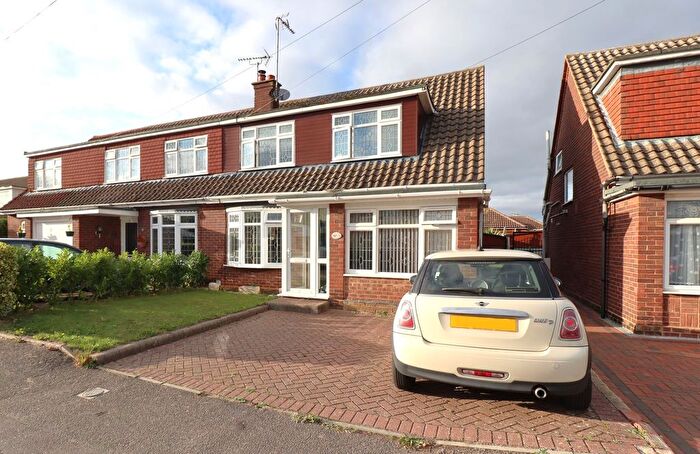 4 Bedroom Semi-detached House For Sale In Westbury, Rochford, SS4