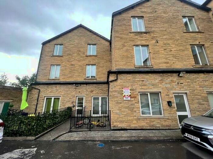 1 Bedroom Flat To Rent In Rawson Road, Bradford, BD1