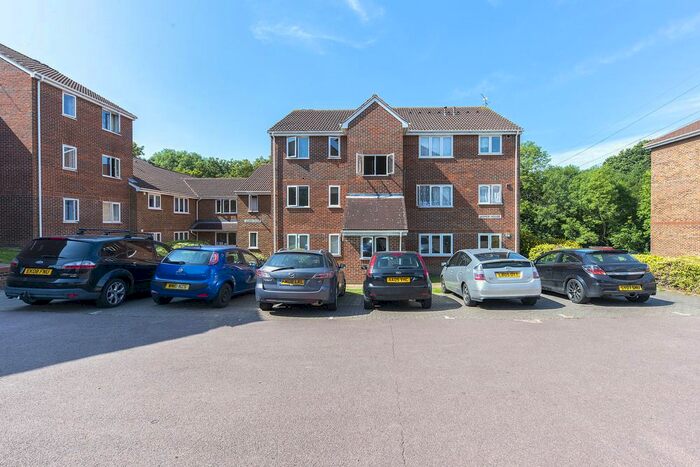 2 Bedroom Flat To Rent In Percy Gardens, Old Malden, Worcester Park, KT4