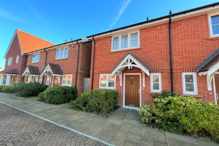 2 Bedroom End Of Terrace House To Rent In Highwood Crescent, Horsham, RH12
