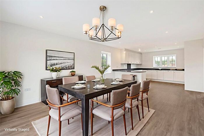 4 Bedroom Detached House For Sale In Foxglove Place, Watch House Green, Felsted, Dunmow, CM6