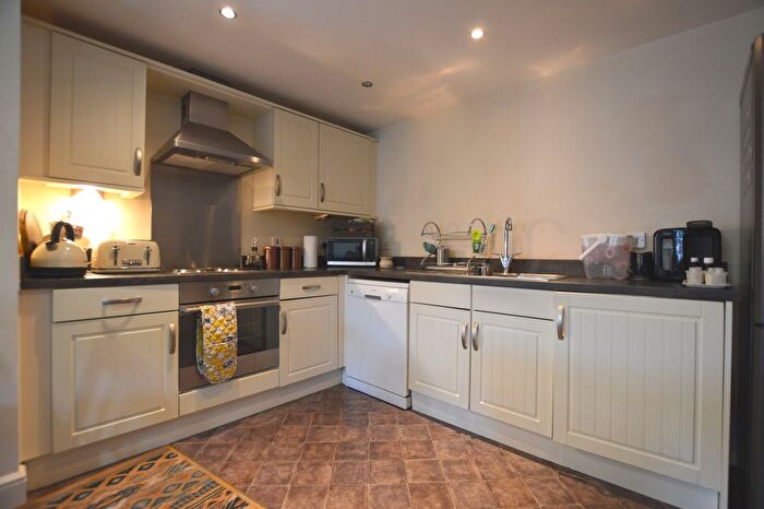 2 Bedroom Property To Rent In St. Andrews Close, Wakefield, WF1