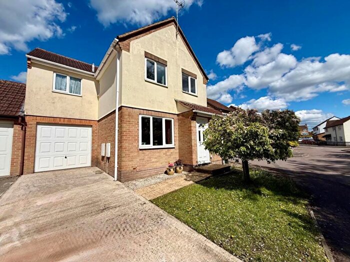 4 Bedroom Detached House For Sale In Skew Bridge Close, Royal Wootton Bassett, SN4