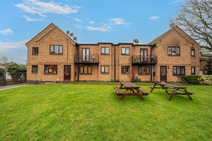 1 Bedroom Flat For Sale In Little London, Silverstone, NN12