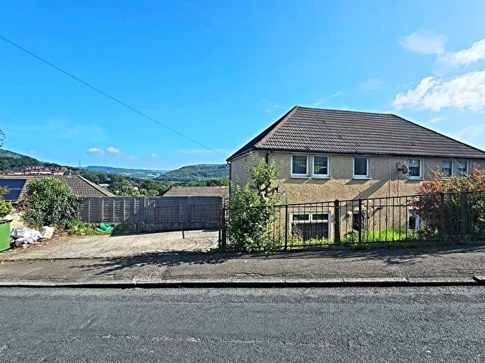 3 Bedroom Semi-Detached House To Rent In Garth Avenue, Glyncoch, Pontypridd, CF37