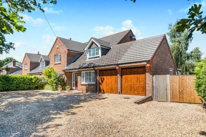 4 Bedroom Detached House To Rent In Segensworth Road, Fareham, PO15