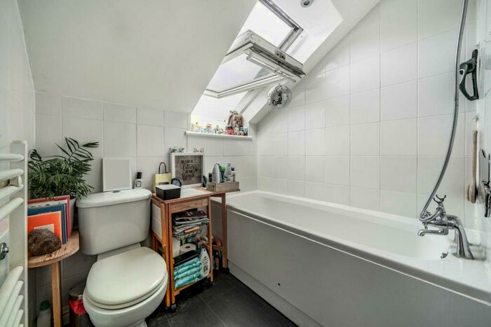 2 Bedroom Flat For Sale In Sunderland Road, Forest Hill, SE23
