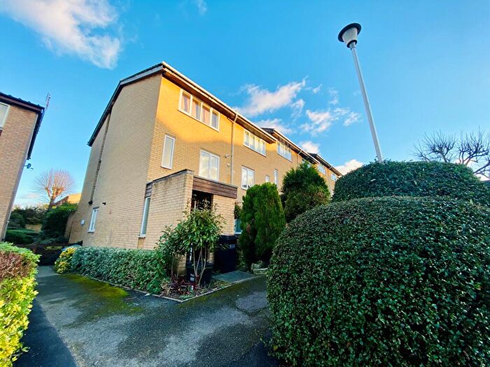 3 Bedroom Terraced House To Rent In Bardsley Close, Park Hill, Croydon, CR0