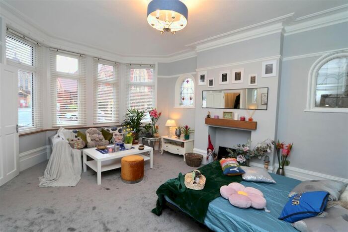 Studio To Rent In Fox Lane, Palmers Green, N13