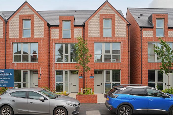 3 Bedroom Terraced House For Sale In Stafford Close, Victoria Park, M14