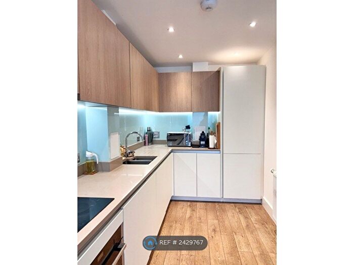 1 Bedroom Flat To Rent In Grattan Court, London, E3