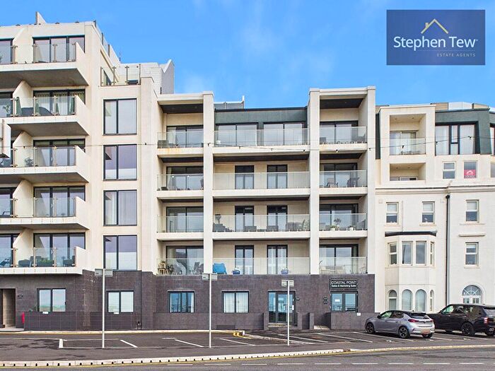 2 Bedroom Flat For Sale In New South Promenade, Blackpool, FY4