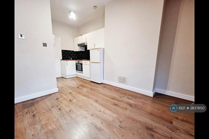 1 Bedroom Flat To Rent In Erleigh Road, Reading, RG1