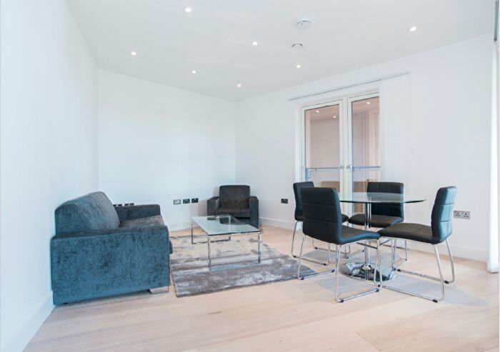 2 Bedroom Flat For Sale In Wenlock Road, London, N1