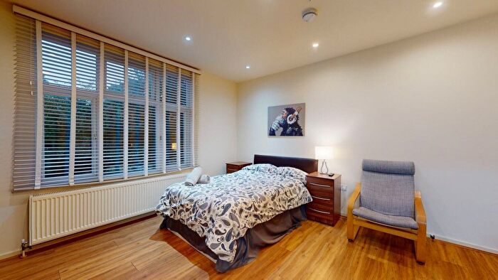 Studio To Rent In Chatsworth Road, London, NW2