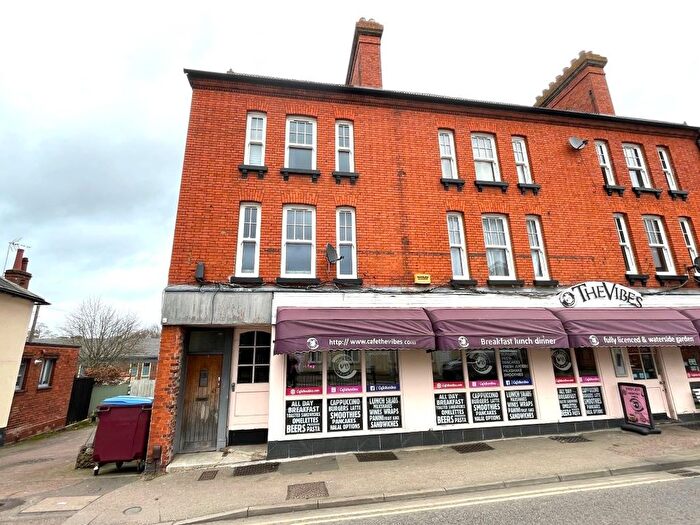 2 Bedroom Maisonette For Sale In A Leighton Road, Leighton Buzzard, Bedfordshire, LU7