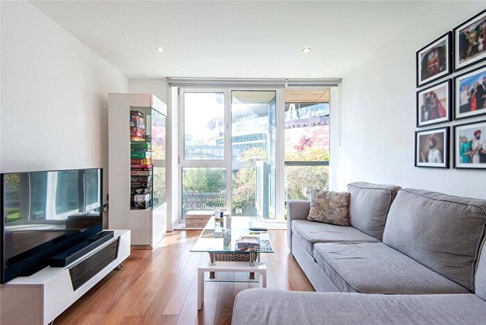 2 Bedroom Apartment To Rent In Drayton Park, London, N5