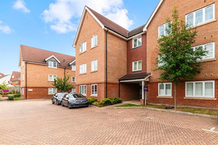 1 Bedroom Flat For Sale In Ceres Crescent, Ewell, KT17