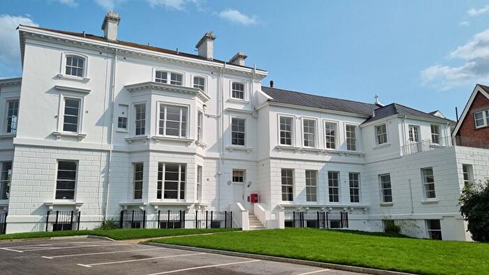 2 Bedroom Flat To Rent In Hartington Place, Eastbourne, BN21