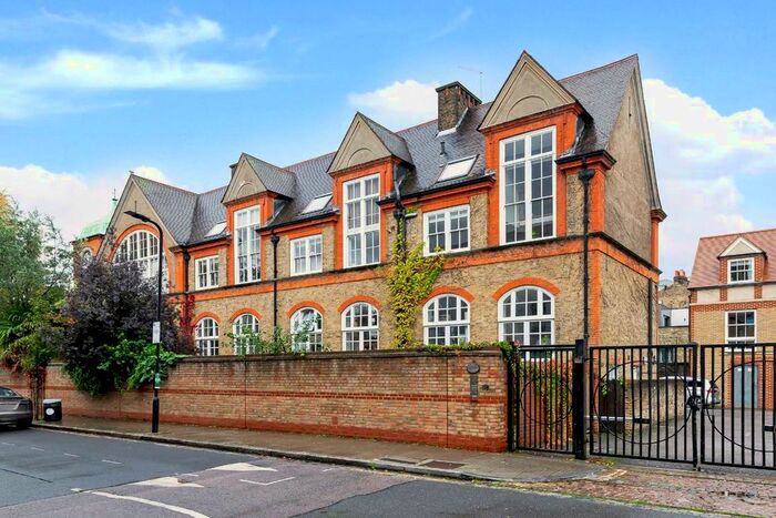 2 Bedroom Flat To Rent In Rutland Road, London, E9