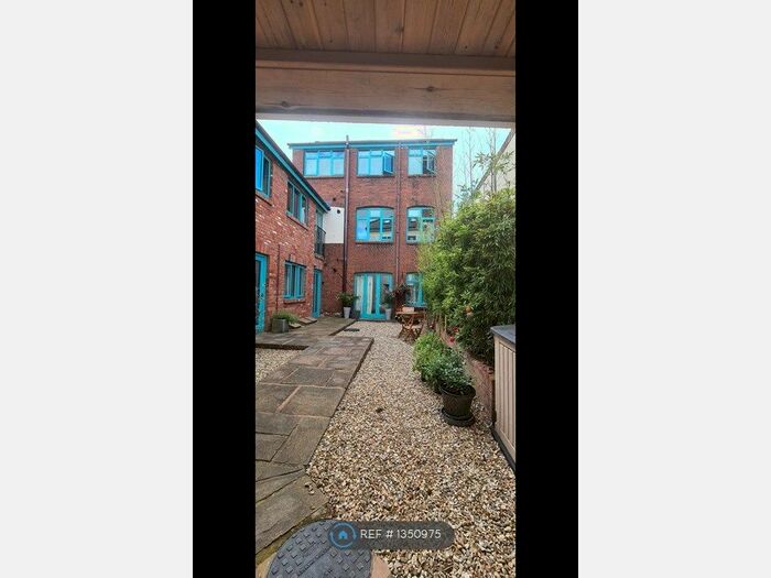 1 Bedroom Flat To Rent In The Mews, Crediton, EX17