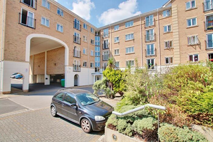 2 Bedroom Apartment For Sale In The Dell, Southampton, SO15