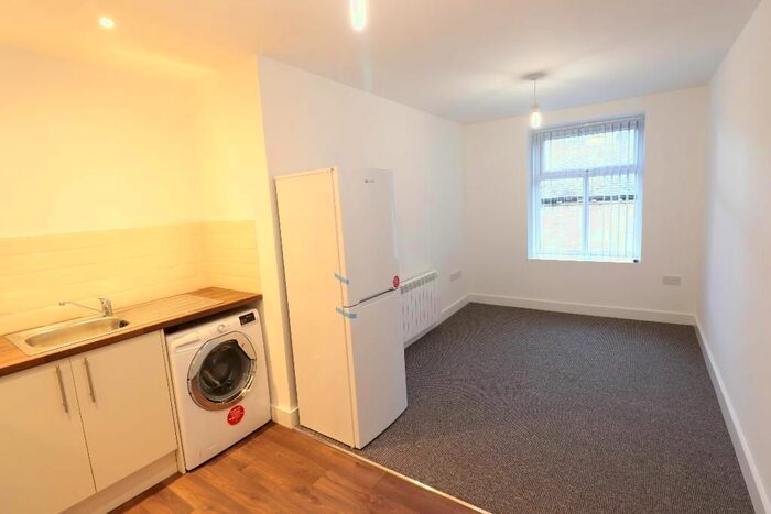 1 Bedroom Flat To Rent In King Cross Street, Halifax HX1