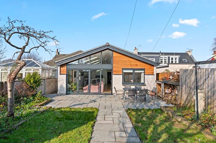 4 Bedroom Semi-Detached House For Sale In Park Road, Broxburn, EH52