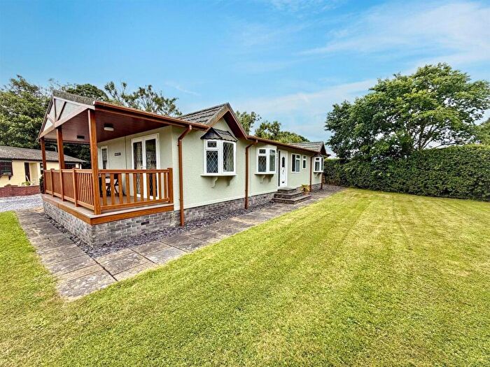 3 Bedroom Park Home For Sale In Parc Y Wern, Llangoed, LL58