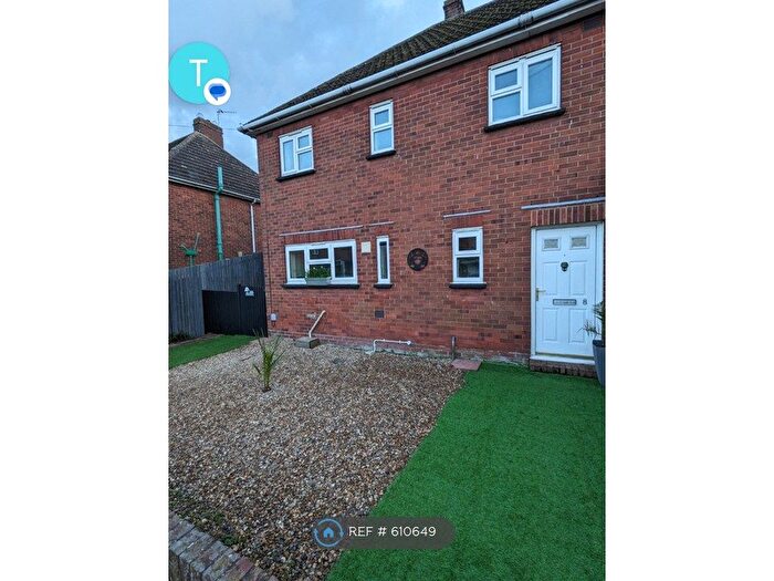 4 Bedroom Semi-Detached House To Rent In Park Avenue, Queenborough, ME11