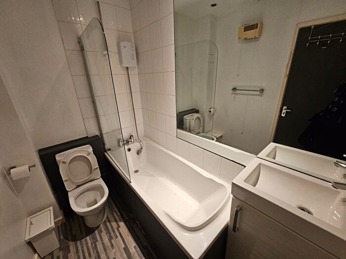 1 Bedroom Flat For Sale In Flat, Astra Apartments, Globe Road, Bethnal Green, London, E2