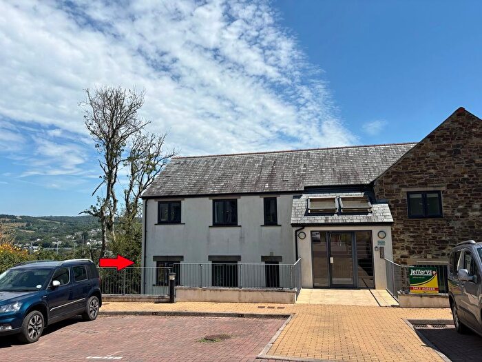 2 Bedroom Flat For Sale In Gilbury Hill, Lostwithiel, PL22