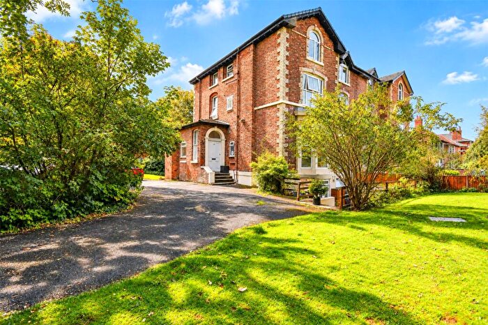 2 Bedroom Flat For Sale In Caroline Place, Prenton, CH43