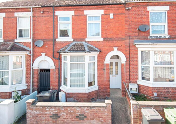 3 Bedroom Terraced House For Sale In York Road, Wellingborough, NN8